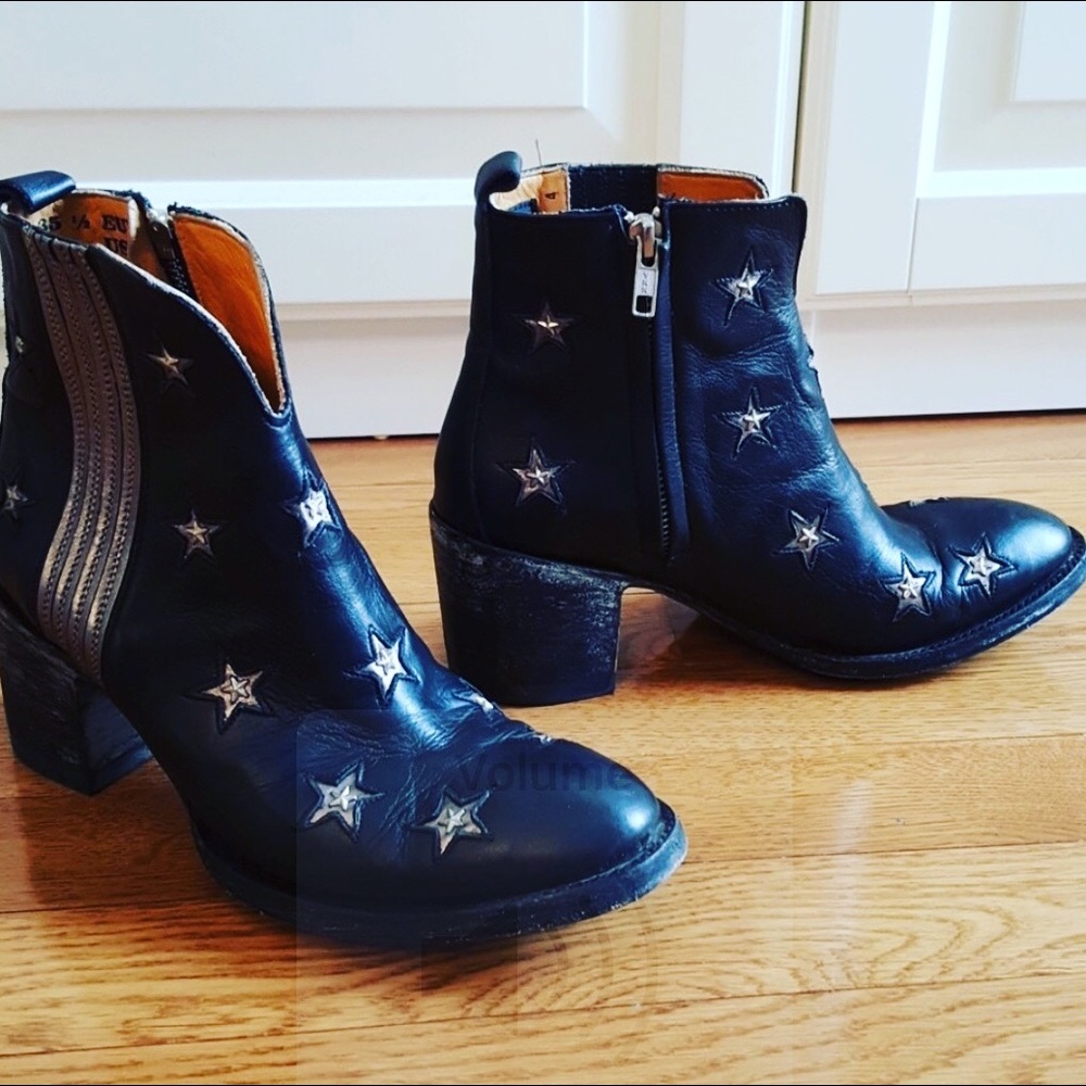 ISO Old Gringo Booties Size 8